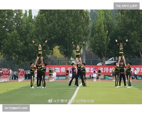 体育休闲服饰日常化穿着趋势明显，模糊运动与生活界限。