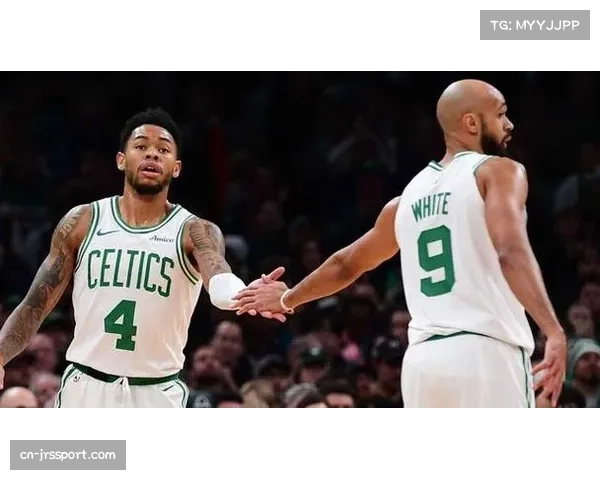 开拓者队后卫安芬尼·西蒙斯成功接受手腕手术，赛季报销。